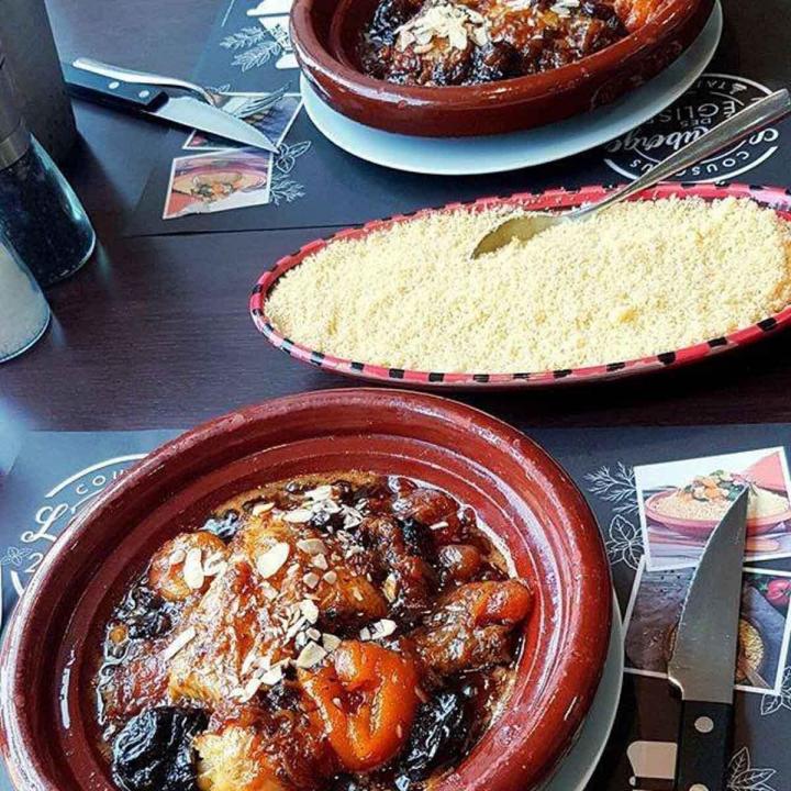 Des couscous préparés avec soin vous attendent.