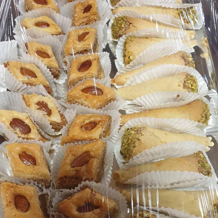 Notre restaurant propose des plats à emporter.