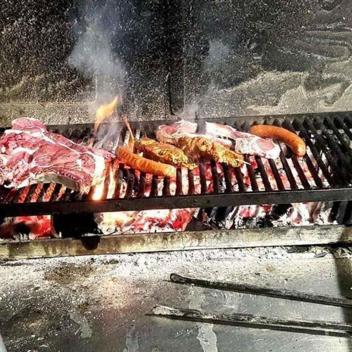 Grillades au feu de cheminée à Barneville-Carteret
